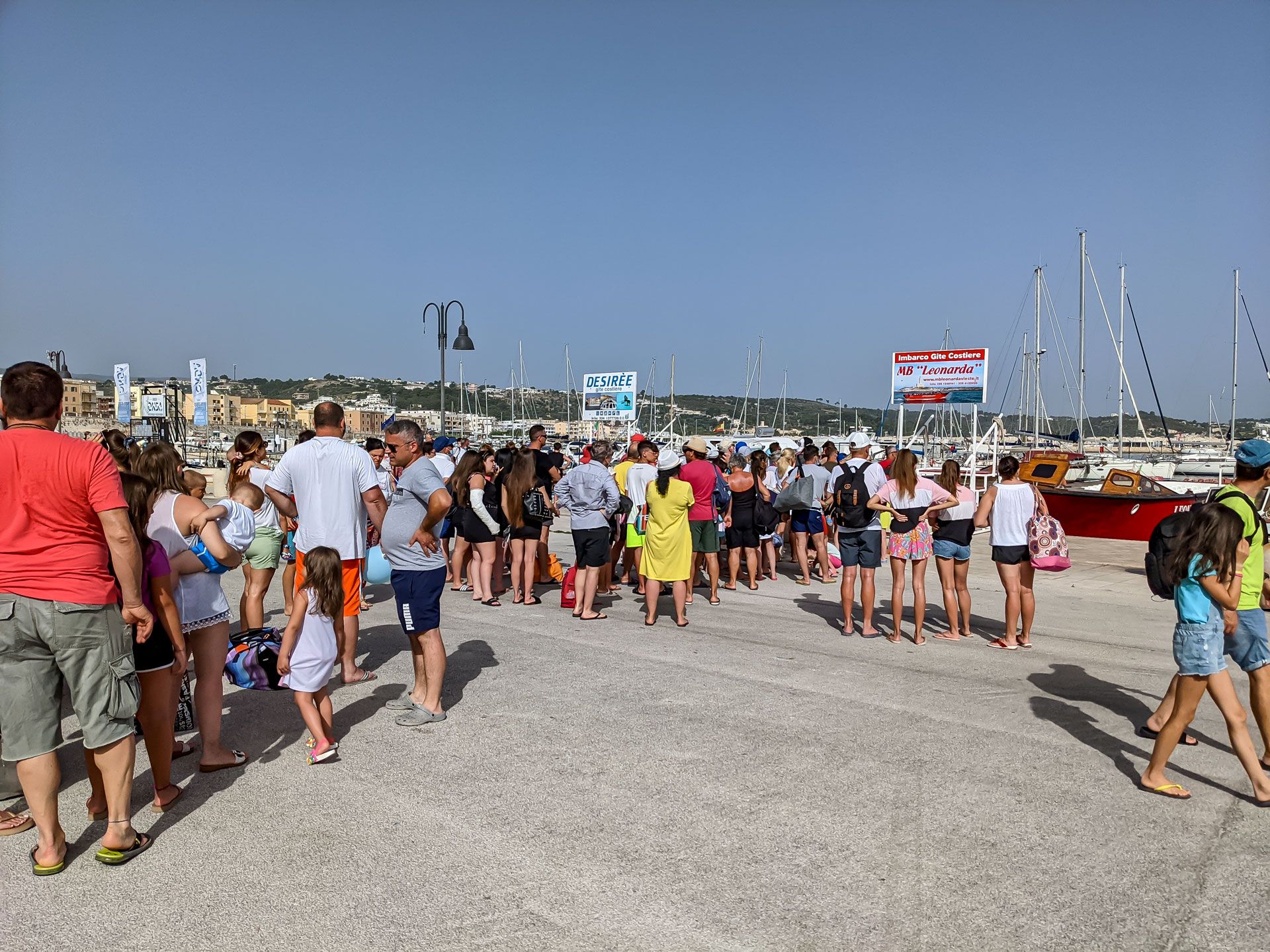 punto di partenza Motobarche Leonarda ormeggi a porto di Vieste